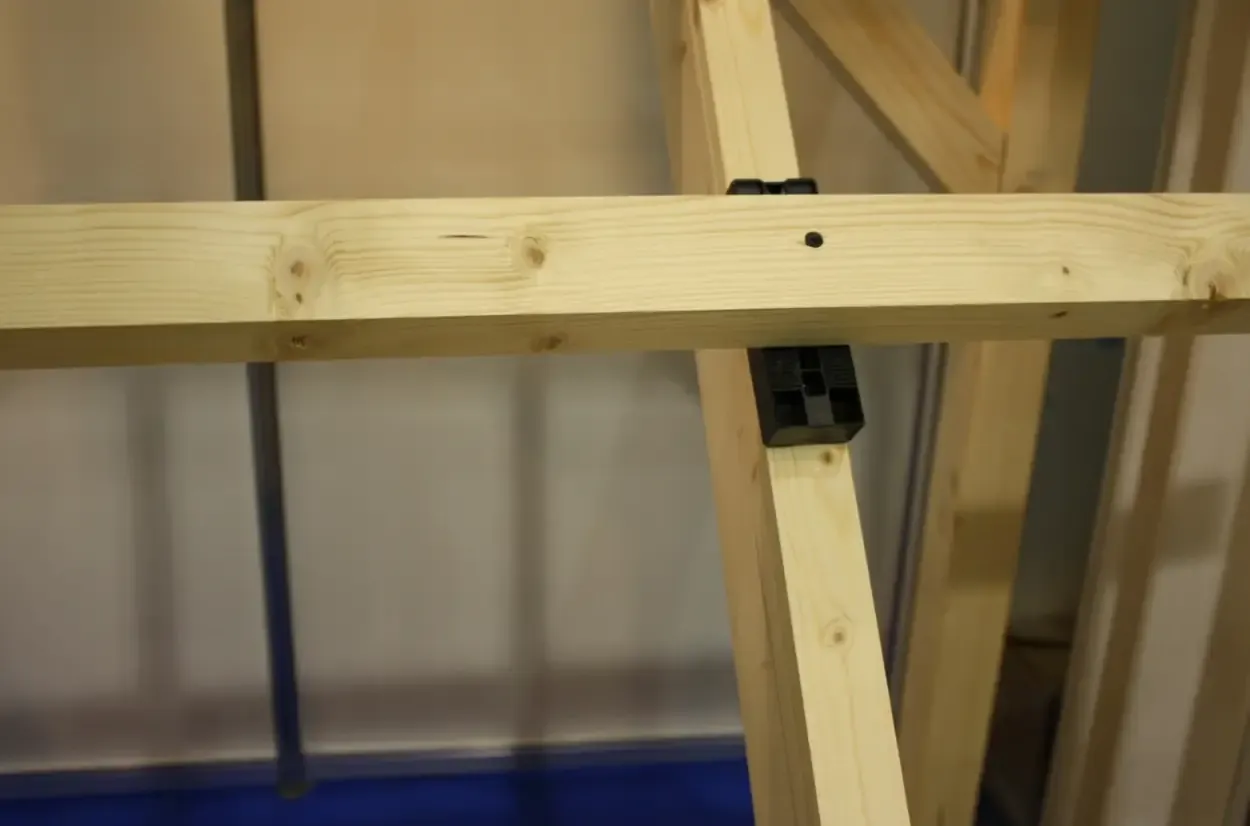 Zdjęcie Jak wypoziomować legary, aby uniknąć problemów z podłogą?