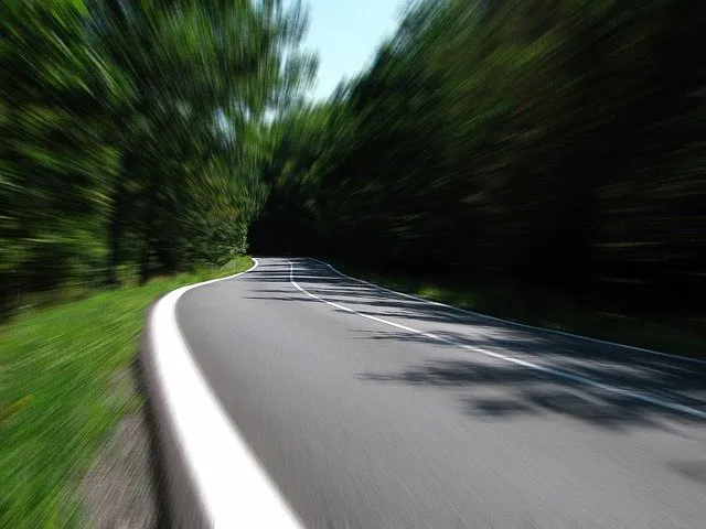 Zdjęcie Jak zasnąć w autokarze - skuteczne sposoby na wygodny sen w podróży