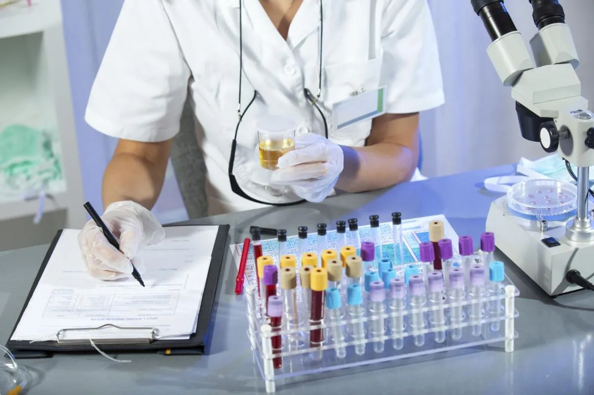 Zdjęcie Laboratorium czy labolatorium - poznaj poprawną pisownię i błędy