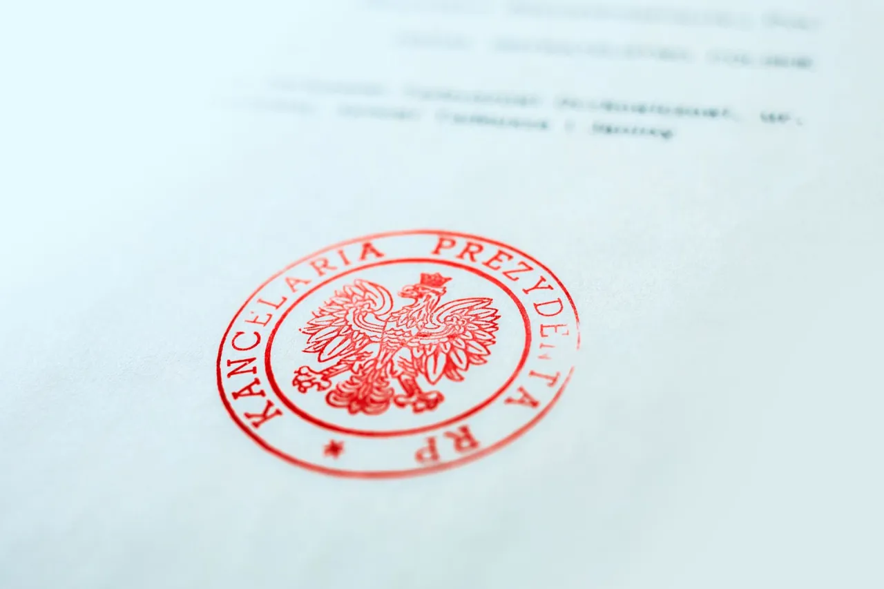 Zdjęcie Kiedy marszałek sejmu przejmuje obowiązki prezydenta? Kluczowe informacje