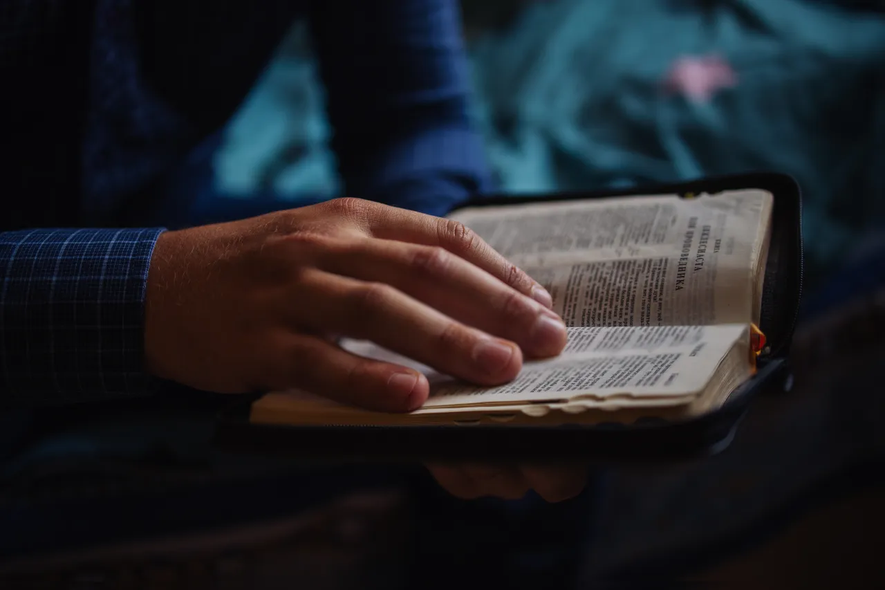 Zdjęcie Jak czytać Biblię instrukcja: skuteczne metody dla każdego czytelnika