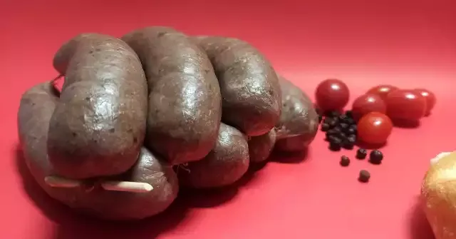 Zdjęcie Czym się różni kaszanka od krupnioka? Kluczowe różnice i smaki