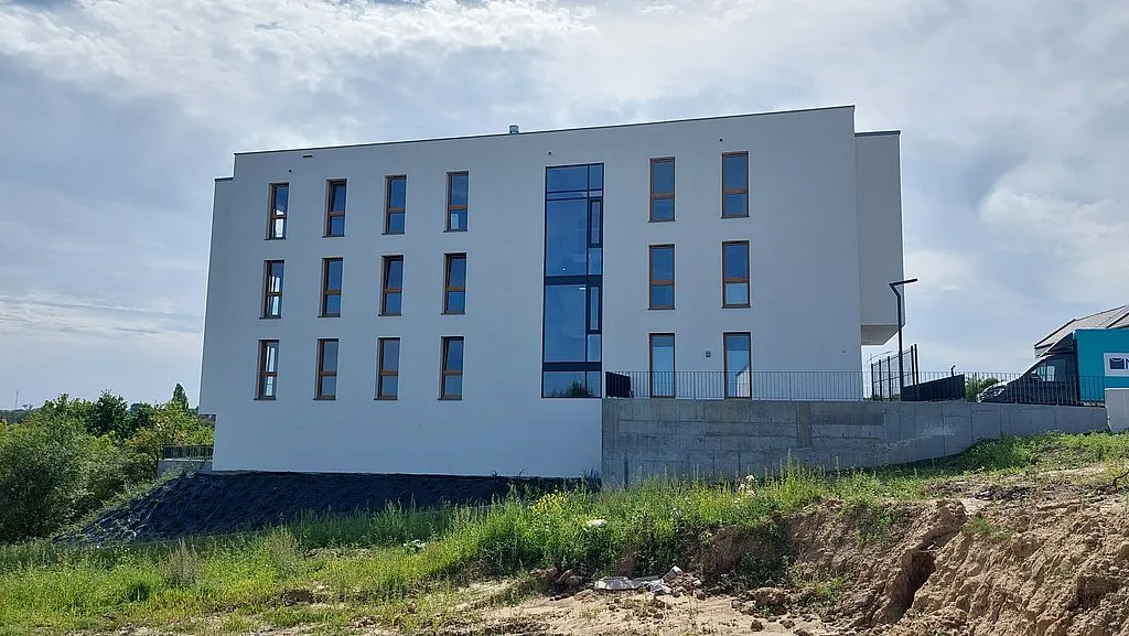 Zdjęcie Jakie okna wybrać do mieszkania w bloku, aby uniknąć kosztów?