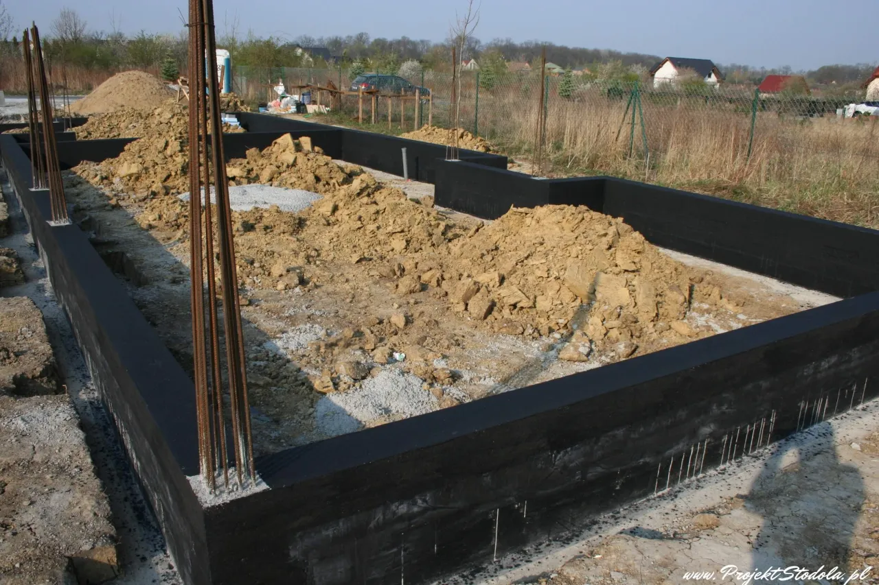 Zdjęcie Fundamenty pod dom 150m² - ile kosztują i od czego zależy cena?