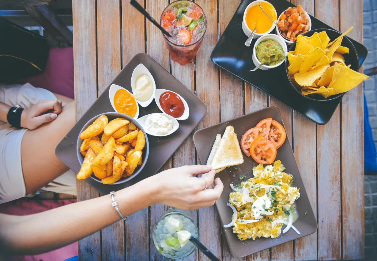 Zdjęcie Co zjeść w Sandomierzu? Odkryj najlepsze lokalne smaki i restauracje