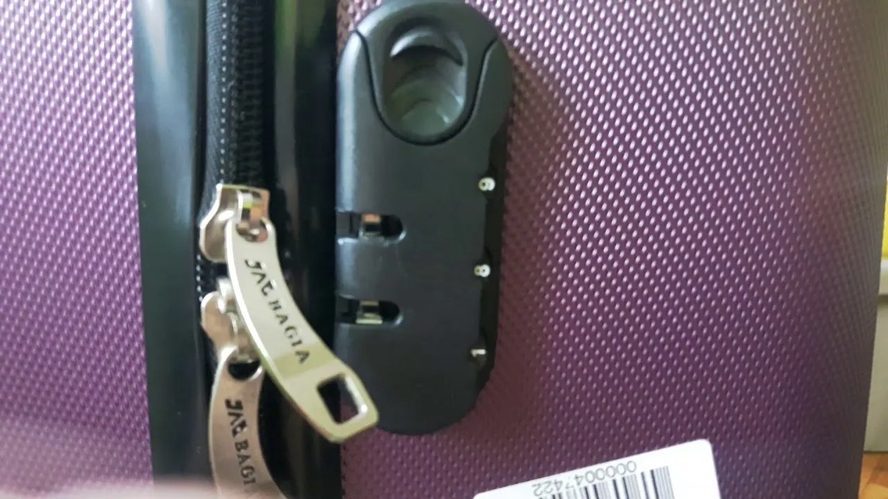 Zdjęcie Jak zaszyfrować walizkę Wittchen i uniknąć kradzieży bagażu