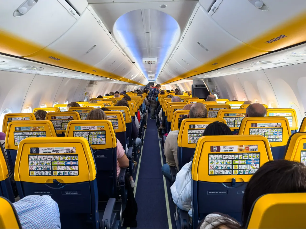 Zdjęcie Jakie miejsce wybrać w samolocie Ryanair, aby uniknąć niewygody?