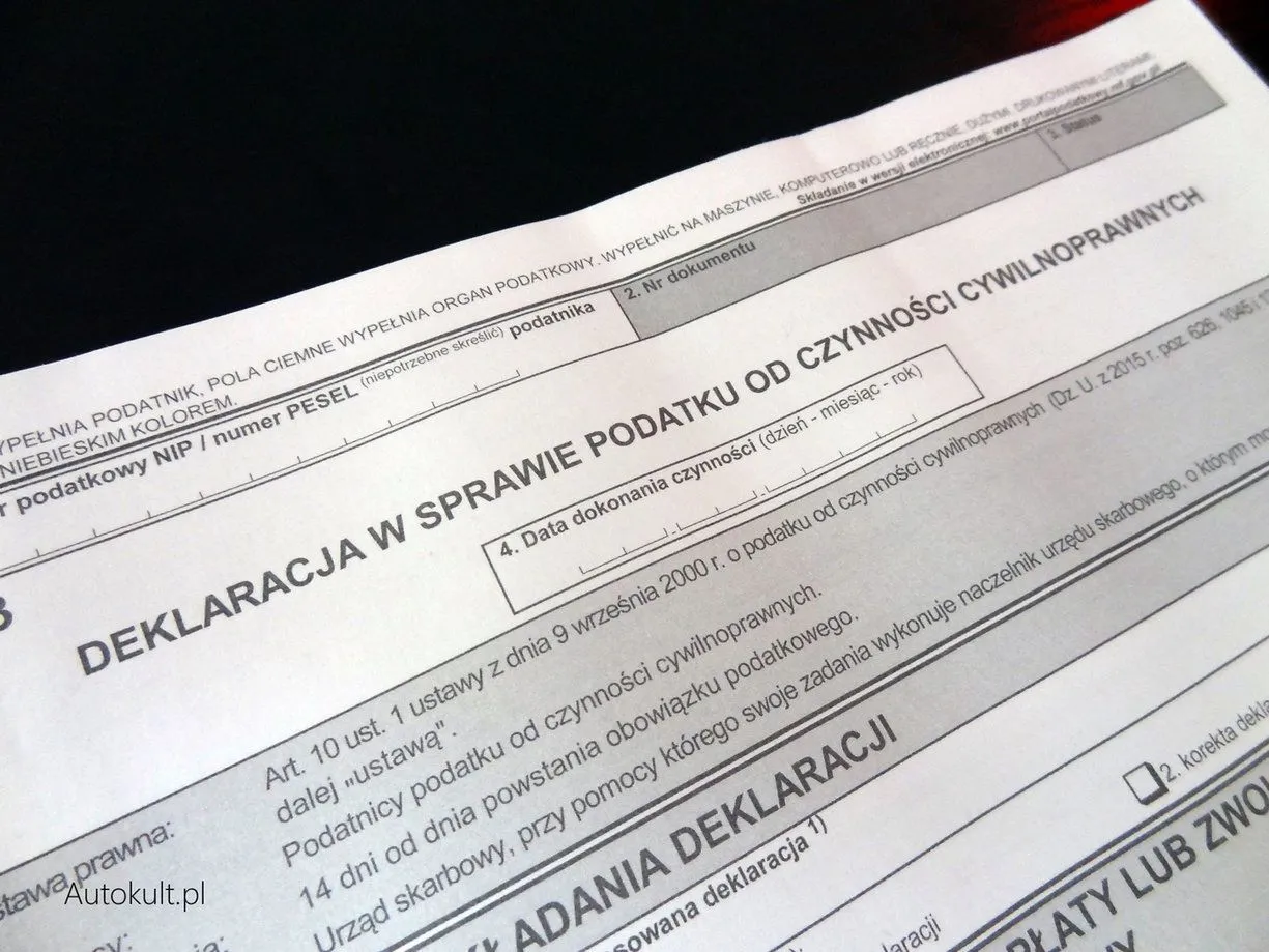 Zdjęcie Czy do deklaracji PCC-3 należy dołączyć umowę sprzedaży? Wyjaśniamy!