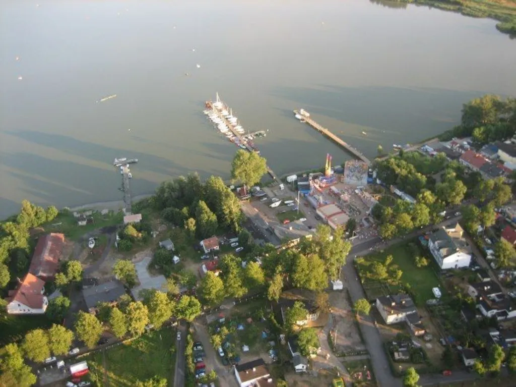 Zdjęcie Najlepsze atrakcje nad jeziorem Jamno, które musisz poznać