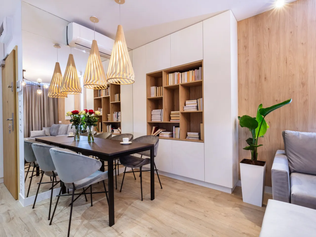 Zdjęcie Dekoracja stołu w salonie: Praktyczne porady i inspiracje