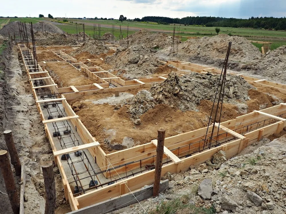 Zdjęcie Jak długo schną fundamenty? Poznaj cały proces i zasady pielęgnacji