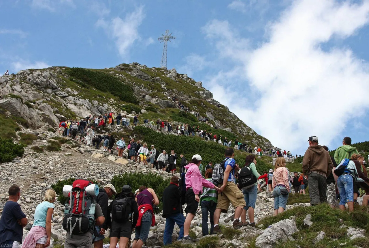 Zdjęcie Jak dostać się na Giewont? Sprawdzone trasy i porady dla turystów