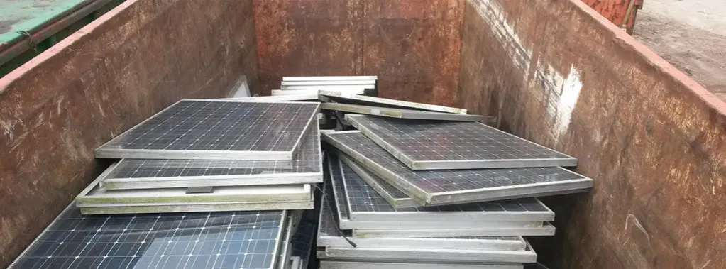 Zdjęcie Koszty recyklingu paneli fotowoltaicznych – co musisz wiedzieć, by uniknąć wysokich wydatków