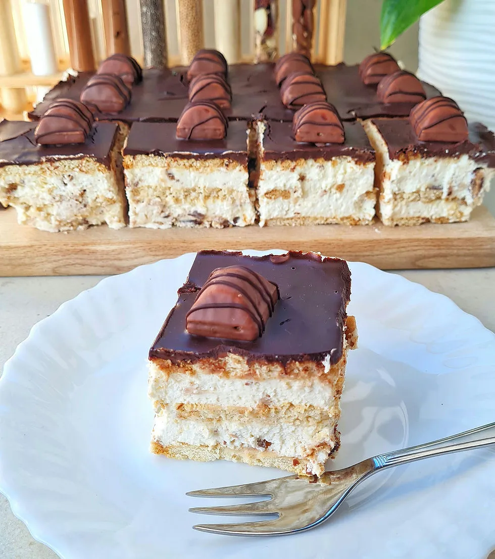 Zdjęcie Pyszne kinder bueno ciasto bez pieczenia – prosty przepis krok po kroku
