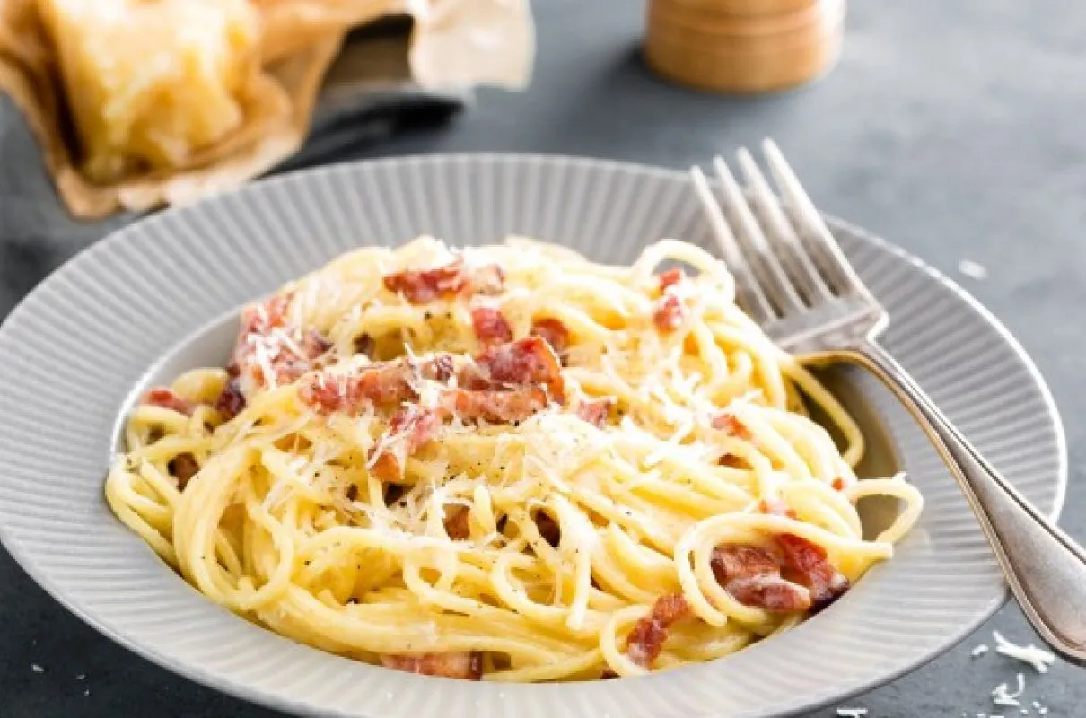 Zdjęcie Przepis na spaghetti carbonara, który zaimponuje każdemu smakoszowi