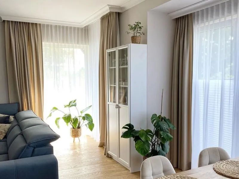 Zdjęcie Karnisz sufitowy w aranżacjach wnętrz: inspirujące pomysły