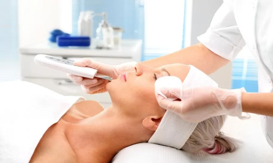 Zdjęcie Peeling kawitacyjny: jak działa i jakie daje efekty? Wyjaśniamy