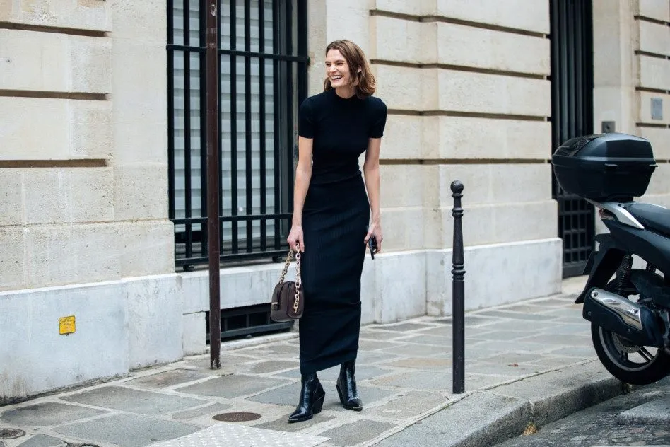 Zdjęcie Czarne stylizacje na lato – jak stworzyć elegancki i komfortowy look