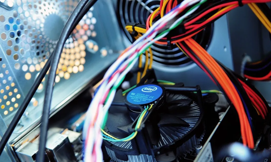 Zdjęcie Jak zainstalować Windows z pendrive przez BIOS bez błędów i problemów