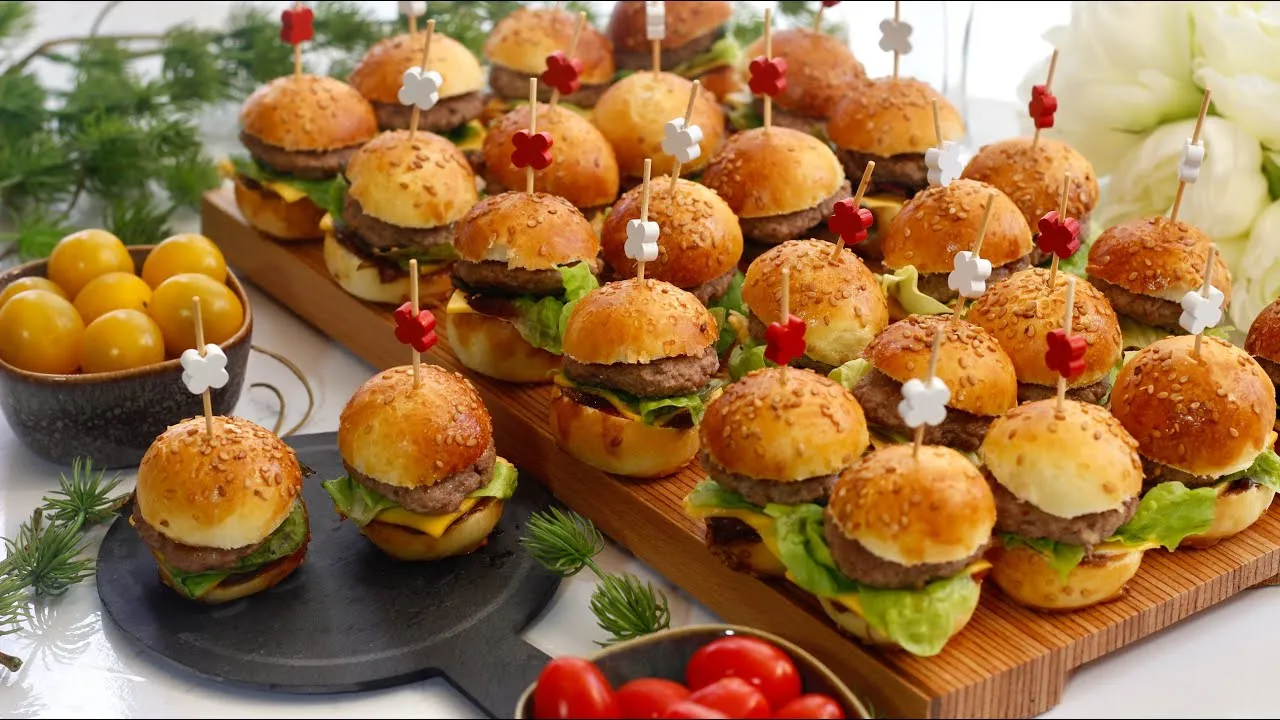 Zdjęcie Mini burgers moelleux: le secret du Tangzhong pour un apéritif parfait