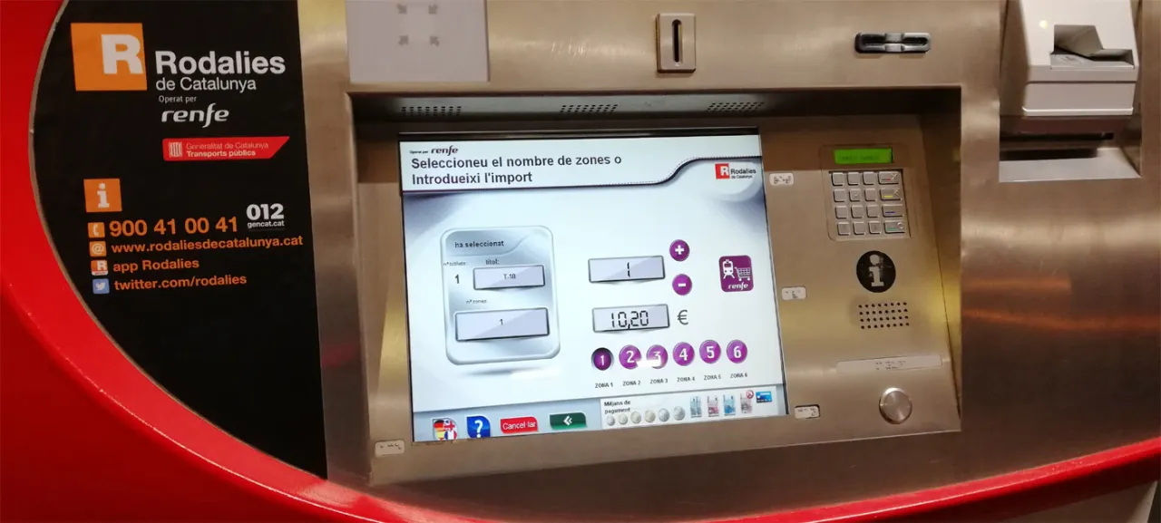 Zdjęcie R1 skąd odjeżdża? Sprawdź, gdzie znajdziesz najbliższe przystanki