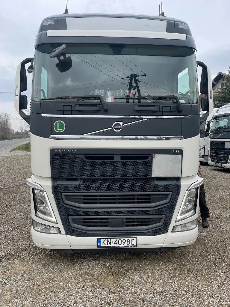 Zdjęcie Ile kosztuje nowa ciężarówka Volvo? Poznaj ceny i modele dostępne teraz