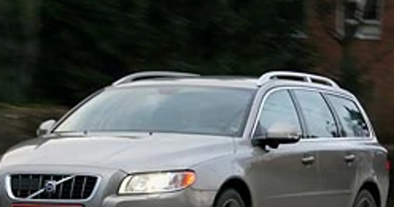 Zdjęcie Pojemność baku Volvo V70: ile litrów paliwa zmieści się w zbiorniku?