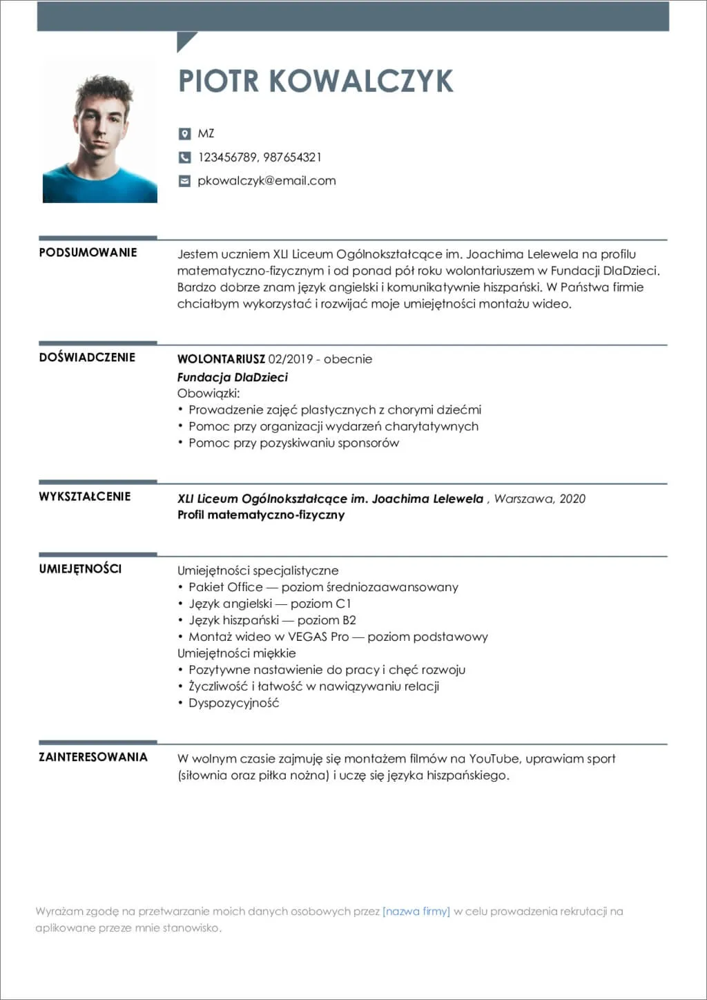 Zdjęcie Czy pisać CV ręcznie? Wady i zalety odręcznego CV - analiza