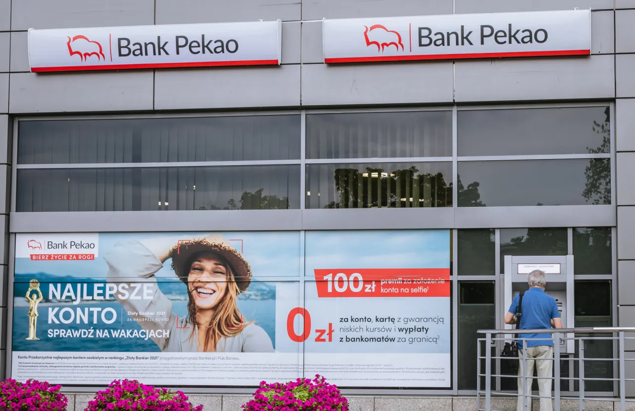 Zdjęcie O której przychodzą przelewy Pekao? Sprawdź godziny księgowania