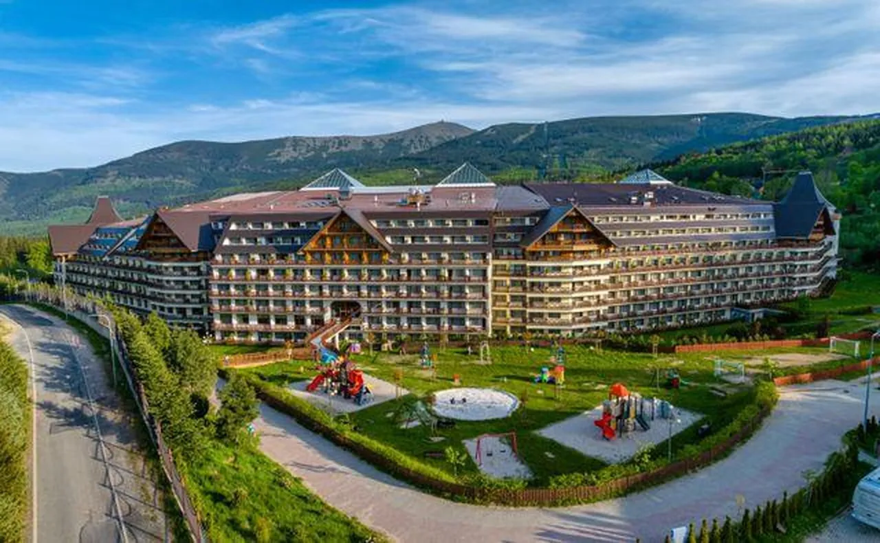 Zdjęcie Ile kosztuje doba w hotelu Gołębiewski w Karpaczu? Ceny, które zaskakują