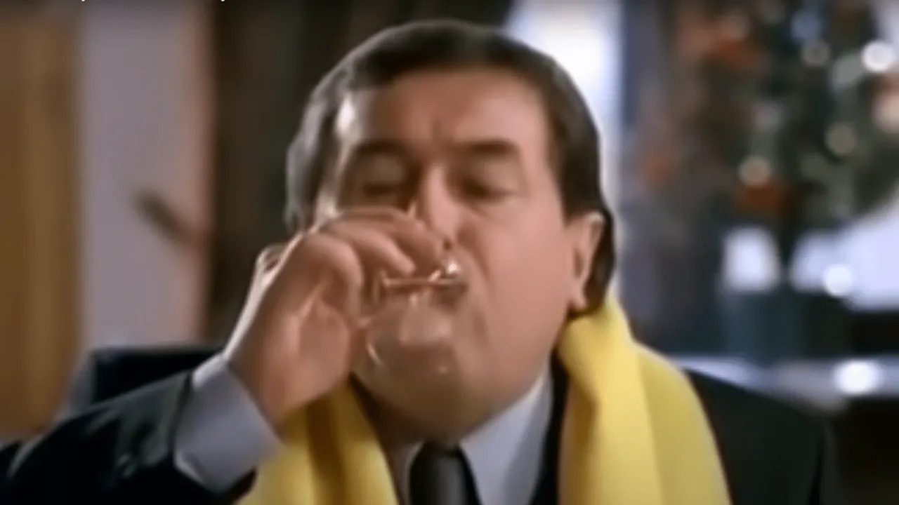 Zdjęcie Jak Janusz Gajos pije wódkę - odkryj humor i kulturę picia w Polsce