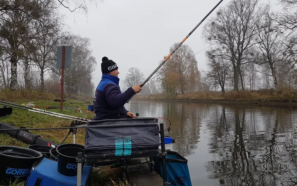 Zdjęcie Jak założyć spławik - uniknij najczęstszych błędów w wędkarstwie