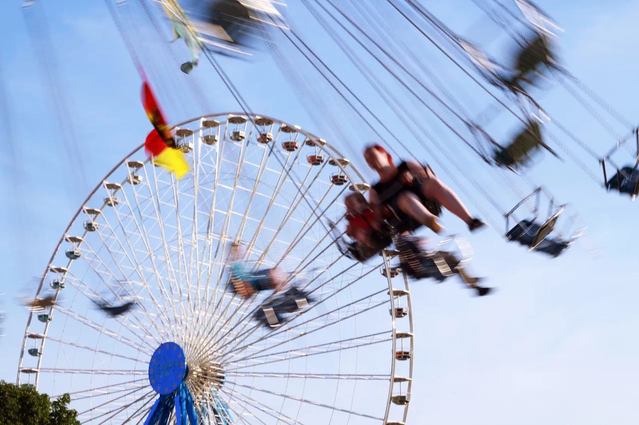 Zdjęcie Atracciones de Parques: ¿Cómo Elegir y Disfrutar al Máximo?