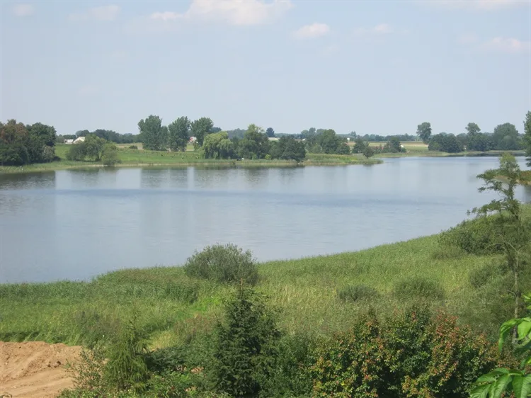 Zdjęcie Jezioro Brdowskie – atrakcje, plaże i tajemnice przyrody, które warto poznać