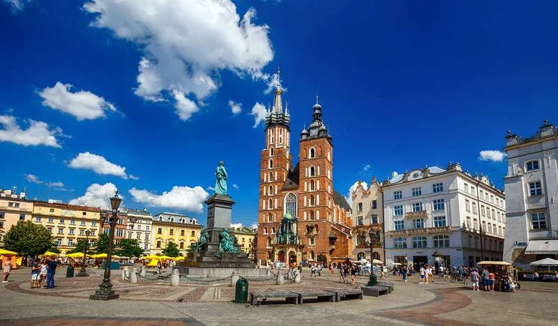 Zdjęcie Jak wygląda kościół mariacki? Odkryj jego niezwykłe detale i historię