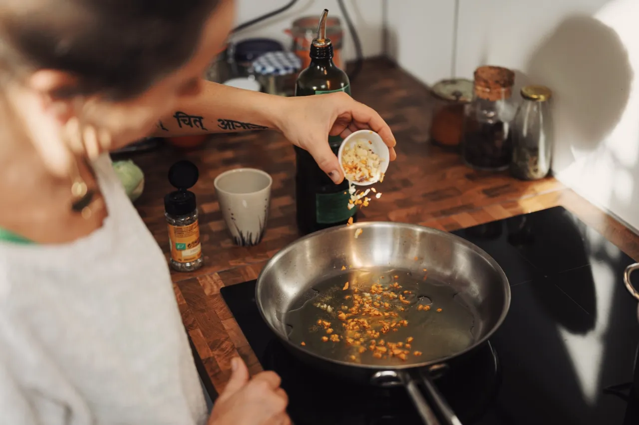 Zdjęcie Jak podgrzewać catering dietetyczny, by zachować smak i wartości odżywcze