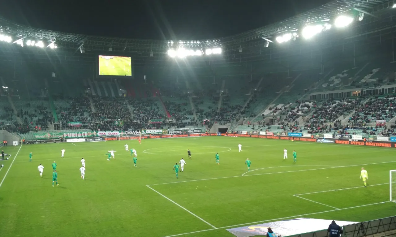 Zdjęcie Ekstraklasa jaki kanał? Sprawdź, gdzie oglądać mecze na żywo