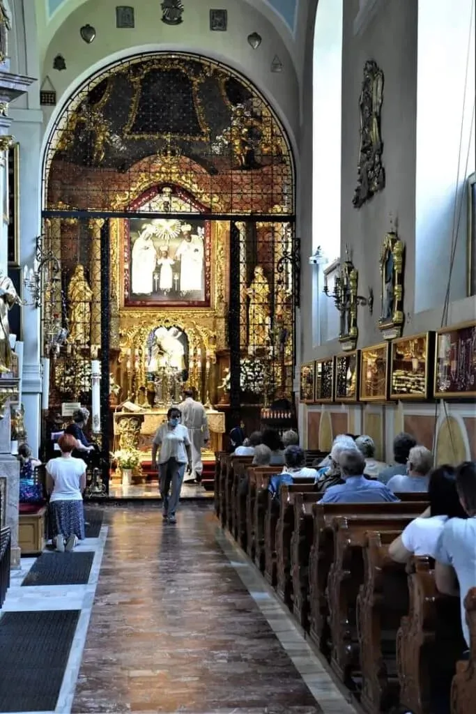 Zdjęcie Sanktuarium w Kaliszu: Historia, wydarzenia i praktyczne informacje