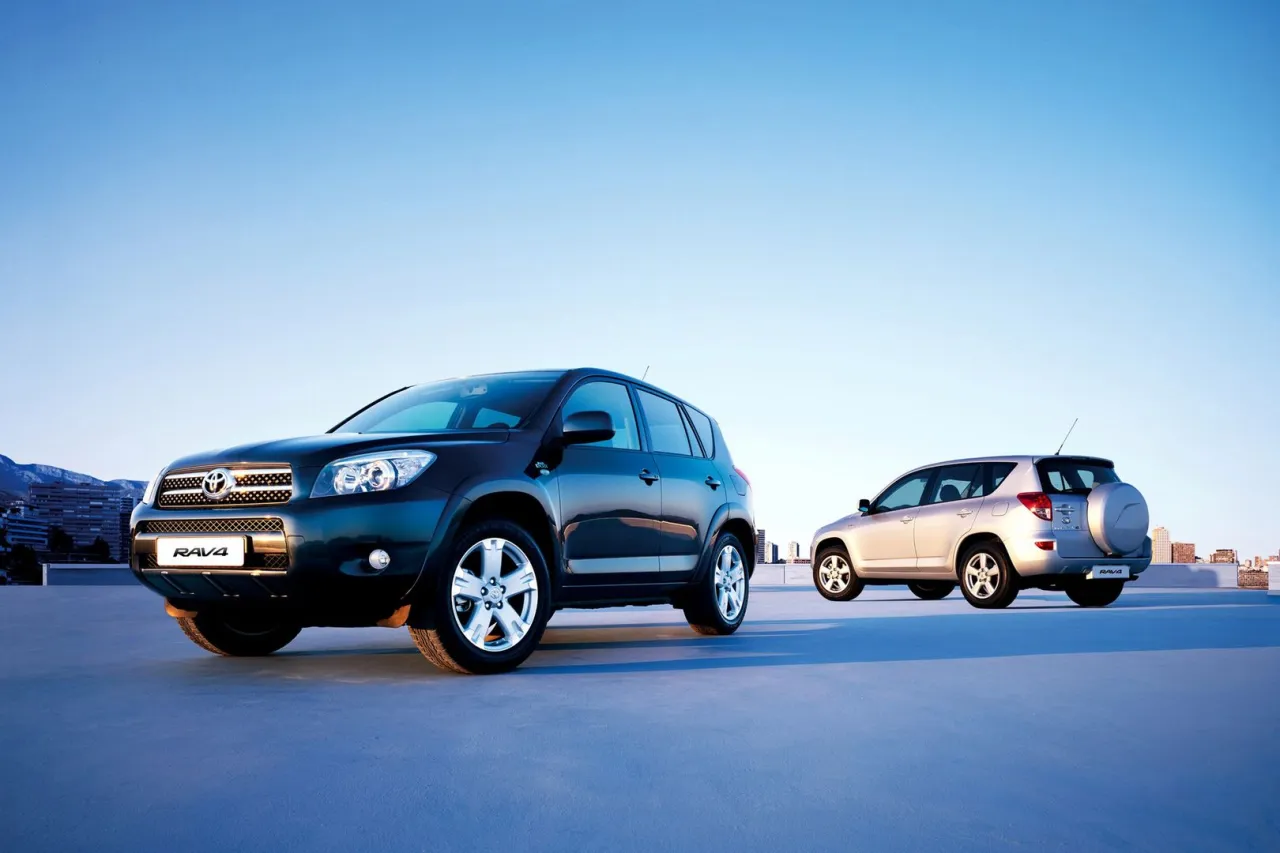 Zdjęcie Toyota RAV4 III jaki silnik wybrać, aby uniknąć problemów z awariami?