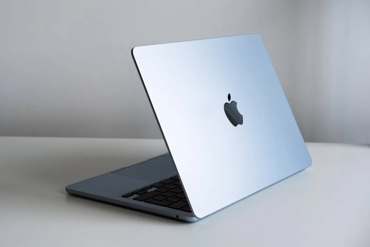 Zdjęcie Czy na MacBooku można grać w gry? Sprawdź możliwości i ograniczenia