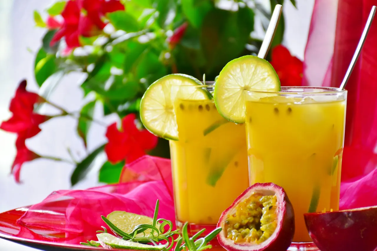 Zdjęcie Pomarańczowy drink - 10 wyjątkowych przepisów, które zaskoczą gości