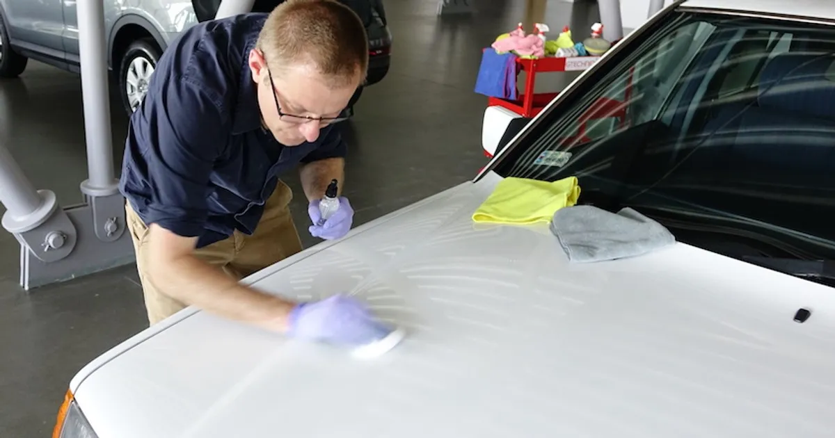 Zdjęcie Jak nałożyć ceramikę na auto - uniknij najczęstszych błędów i zyskaj trwałość