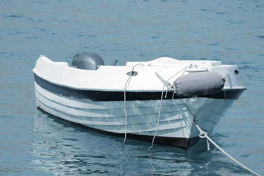 Zdjęcie Motorboote: Alles, was Sie über Typen, Nutzung und Vorschriften wissen müssen