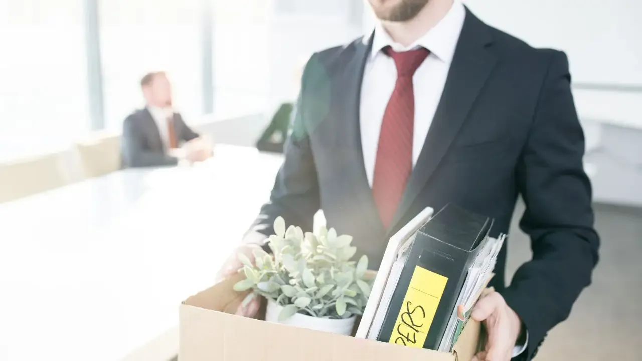 Zdjęcie Co oznacza art 30 par 1 pkt 3 kodeksu pracy i jak uniknąć konsekwencji?