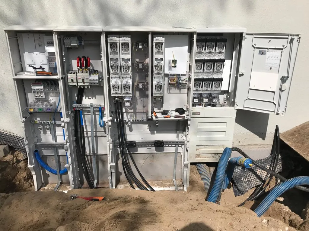 Zdjęcie Budowa przyłącza energetycznego: Kompleksowy poradnik krok po kroku