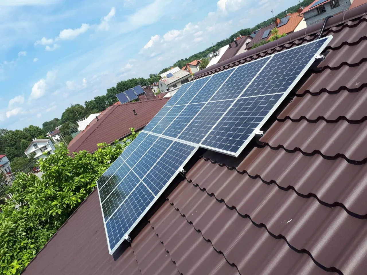 Zdjęcie Ile kosztuje 1 kW fotowoltaiki? Sprawdź, co wpływa na ceny instalacji