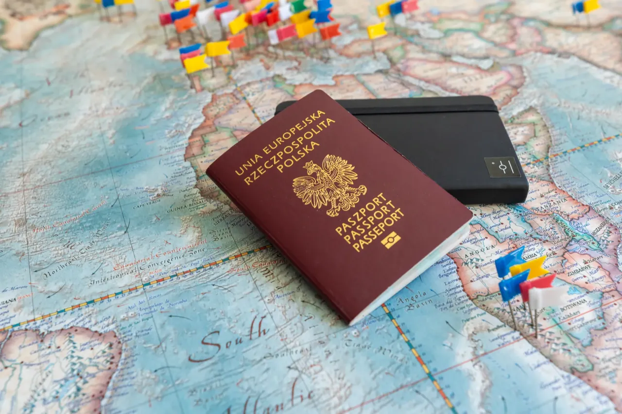 Zdjęcie Czy można założyć konto bankowe na paszport? Sprawdź wymagania i opcje