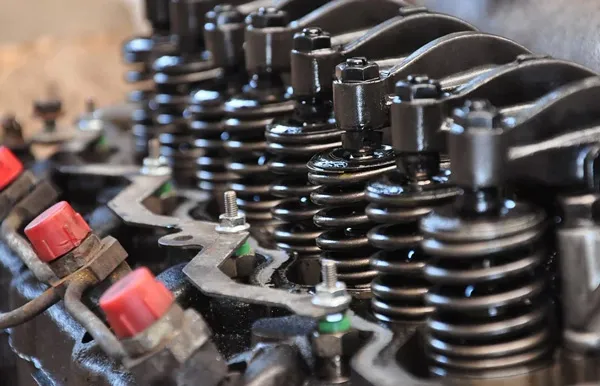 Zdjęcie Silniki z hydrauliką zaworową: rewolucja w technologii silników