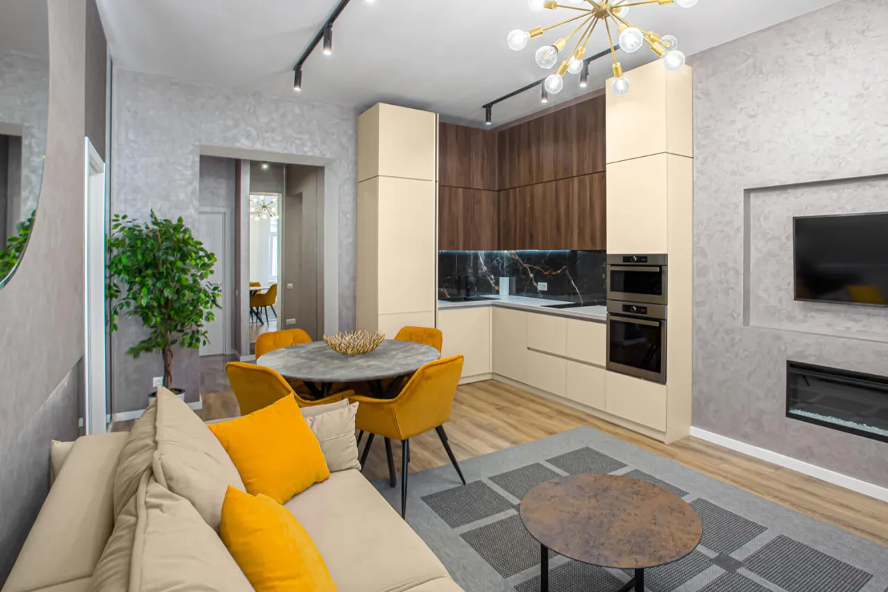 Zdjęcie Jakie kolory ścian do waniliowych mebli kuchennych, aby uniknąć błędów?