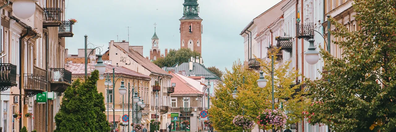 Zdjęcie Gdzie można polecieć z Radomia? Odkryj tanie loty i kierunki